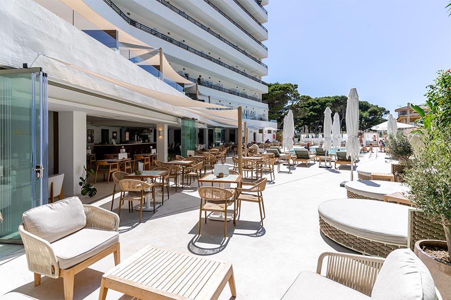 bar hotel principe enjoy in the bar of the hotel principe in Playa de Palma